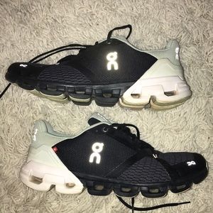 ON CLOUD Cloudflyer II Helion Running Sneaker